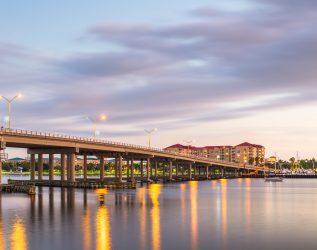 Bradenton,,Florida,,Usa,Downtown,On,The,Manatee,River,At,Dusk.