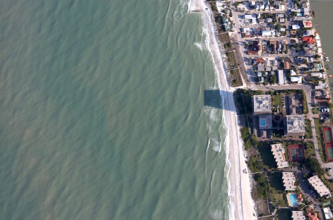 High,Resolution,Aerial,Photograph,Of,A,Beach,Community,In,Florida