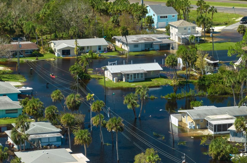 Surrounded,By,Hurricane,Ian,Rainfall,Flood,Waters,Homes,In,Florida